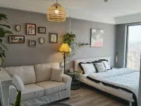 Chujian Youxuan Homestay (Zhongyuan Yunding Plaza Pangdonglai Angel City)