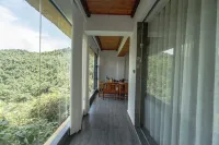 Cliff Hotel Hotels in Luocheng