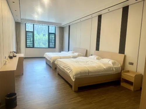 Guhong Hotel - Mountain view