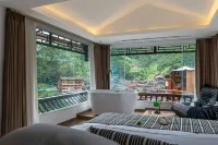 Yulong Murye Sky Light Luxury Panoramic Hotel Hotels near Drum Hall