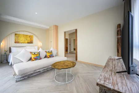 Centara Life Lamai Resort Samui Отели рядом с достопримечательностью «Hin Ta Hin Yai»