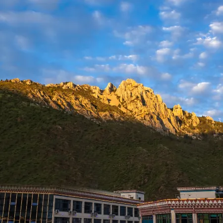 Siji Hotel (Zuogong County)