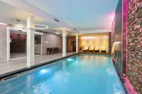 Corendon Amsterdam New-West, a Tribute Portfolio Hotel - Pools