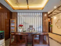 Wang Family No. 8 Courtyard Homestay (Wang Family Courtyard Ticket Office) 링스 호텔