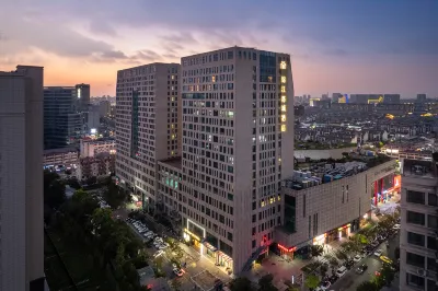 Jinjiang Metropolo Hotel Suqian Shuiyuncheng  Baolong Square Hotels near Suqian College