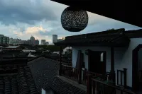 Youwang Meicen Homestay (West Lake Lakeside & Hefang Old Street) - Pools