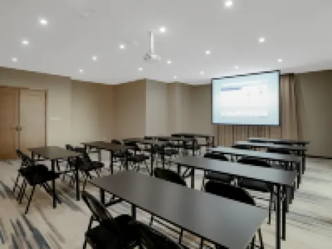 Elong Wanguo Hotel (Jingdezhen Leping Honghao Forest Park) Hotels in Leping