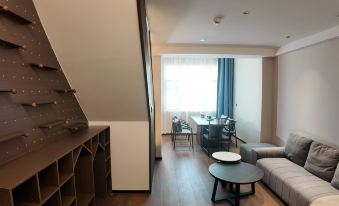 Meiyue Yunjing LOFT Homestay (Wuhan Zhongnan Road Subway Station Branch)
