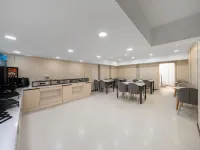 Shangfeipai Hotel (Kailu Government No. 1 High School) Hotels in Kailu