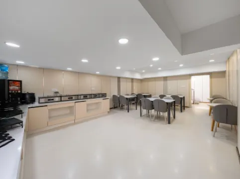 Shangfeipai Hotel (Kailu Government No. 1 High School)