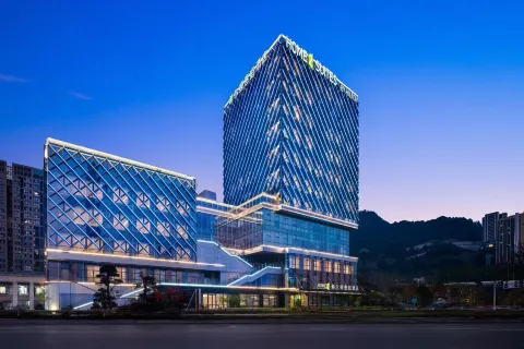 홈2 스위트 바이 힐튼 충칭 완저우