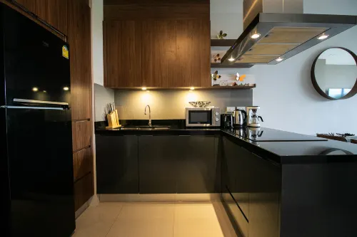Escape Condominium Beachfront Suites - Mae Phim - Homestays