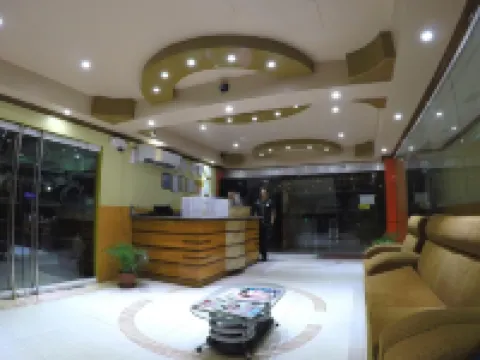 RedDoorz Plus @ Taj Hotel Tuguegarao カガヤンのホテル