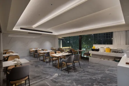 Liangchen Future Hotel Отели рядом с достопримечательностью «Guoqing Scenic Area»