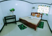 Hymn's Tourist Inn