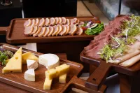 햄튼 바이 힐튼 탕산 차오페이디엔 - 조식 운영