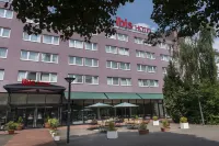 Ibis Berlin City Nord Hotels near Dorfkirche Pinnow