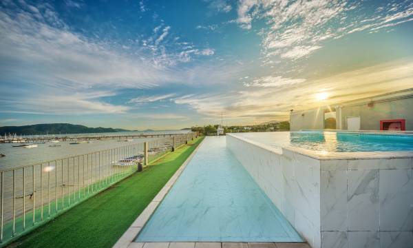 Shin Arch39 Phuket Beach Front