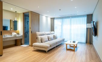 Jeju Attirance Hotel & poolvilla