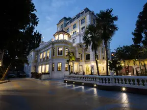 Maya Manor Boutique Hotel by KGH Group