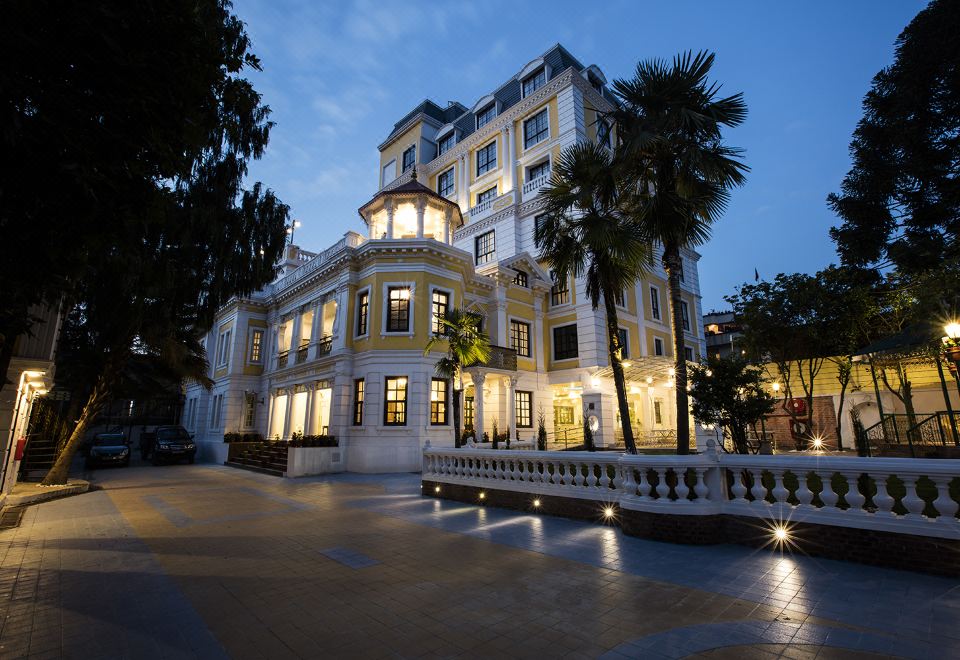 hotel overview picture