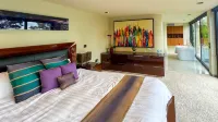 Jacuzzi Suite - Ocean Views & Beach Access Hotels in Kaiteriteri