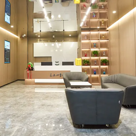Rujia Fairyland Hotel (Lvliang Hongtai Plaza)