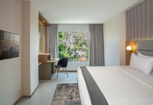 오크우드 메르데카 반둥 위치