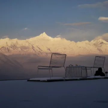 Snow Mountain Wake Up Hotel