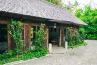 Uma Kalai Hotel dekat Warung Ibu Oki
