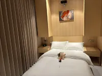 Yangyi Projection Courtyard Homestay (Jiujiang Railway Station Seventh Middle School)