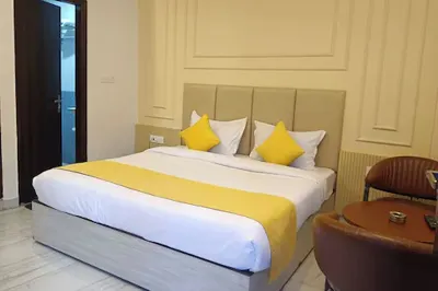 Airport Hotel Classic Crowne فنادق في 