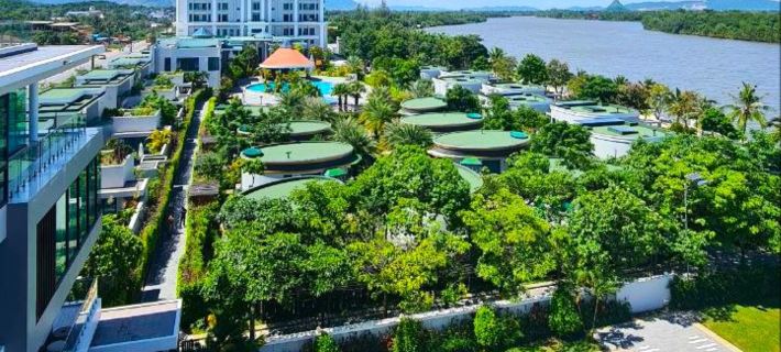 Castle Bayview Resort & Spa Hotels in Kampot