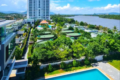 Castle Bayview Resort & Spa