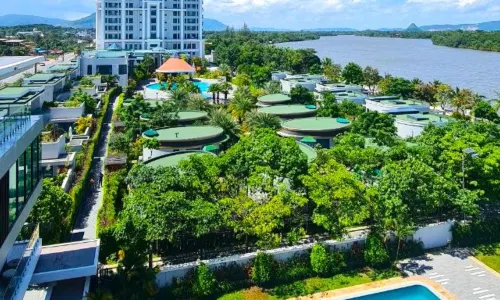 Castle Bayview Resort & Spa