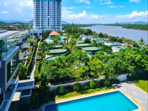 Castle Bayview Resort & Spa