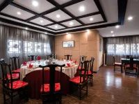 Jinbi Hall Hotel (Nanping Pedestrian Street Jinma Bijifang Branch) Hotels near Kunming Hall