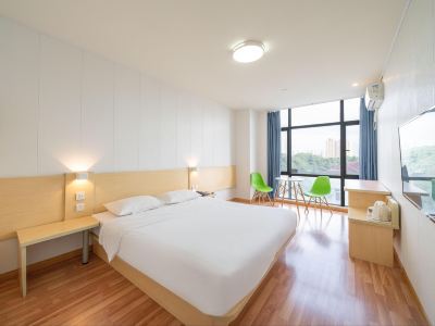 7Days Inn Chain Hotel (Taicang Shanghai East Road Wanda Plaza)