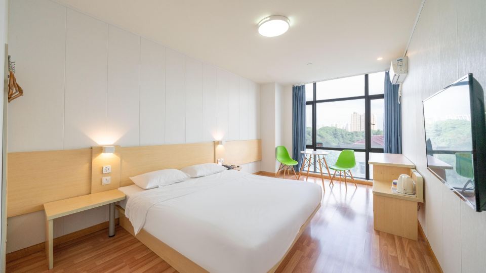 7Days Inn Chain Hotel (Taicang Shanghai East Road Wanda Plaza)