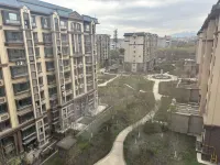GreenTree Eastern Hotel (Urumqi Tianshan International Airport Xintianrun International Community) - غرفة مطلة على الجبل