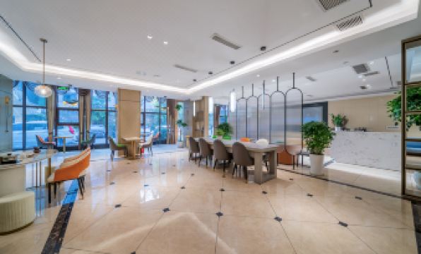 Zhuoding Xisheng Hotel (Chongqing Jiangbei Airport Yubei Square Subway Station)