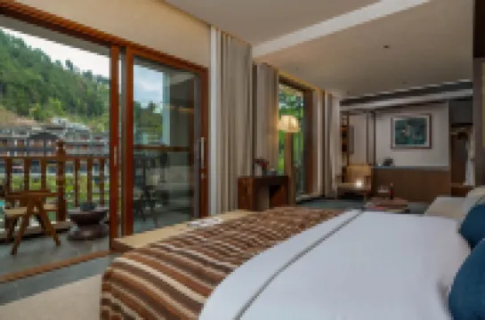 Fenghang Yiquan Riverside Hotel (Tuo River, Yunqiao) Hotels in Fenghuang