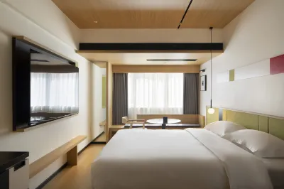 SFEEL Designer Hotel (Chengdu West Station Zhongba Subway Station Branch) Hotels near Wenjiang Confucian Temple