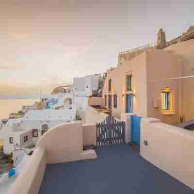 Nano Oia Villas Hotel Exterior