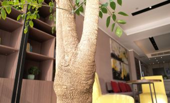 Ease Hotel (Beijing Liangxiang University Town)