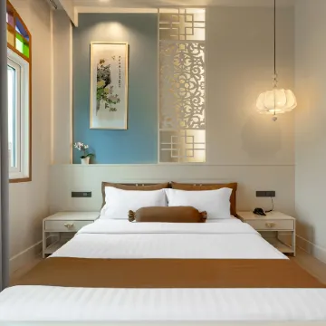 O'nya Phuket Hotel Отели рядом с достопримечательностью «Сентрал-Фестивал-Пхукет»