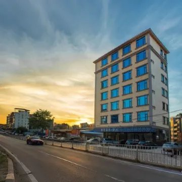 Luoding Langyue Star Hotel