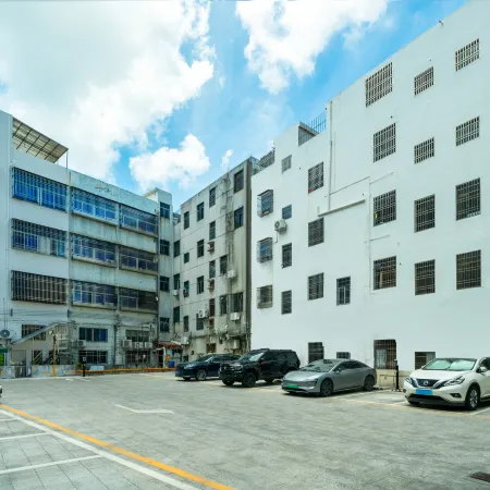 Ausland International Hotel