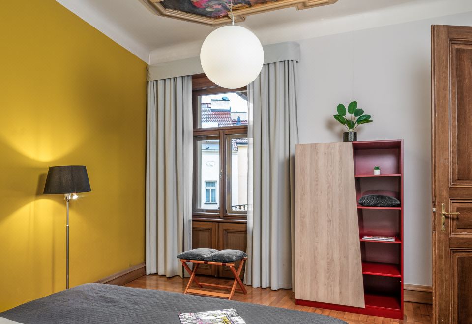 Art House Apartments의 넓은 주방 공간