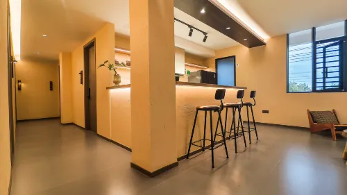 Zhanlu Homestay (Anshun College Huangguoshu Airport Store)